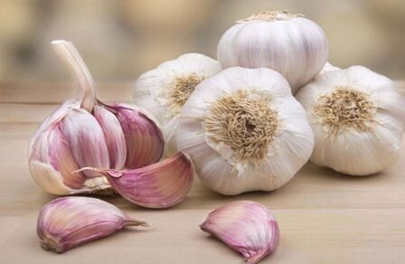 how and how to treat fungus on the toenails